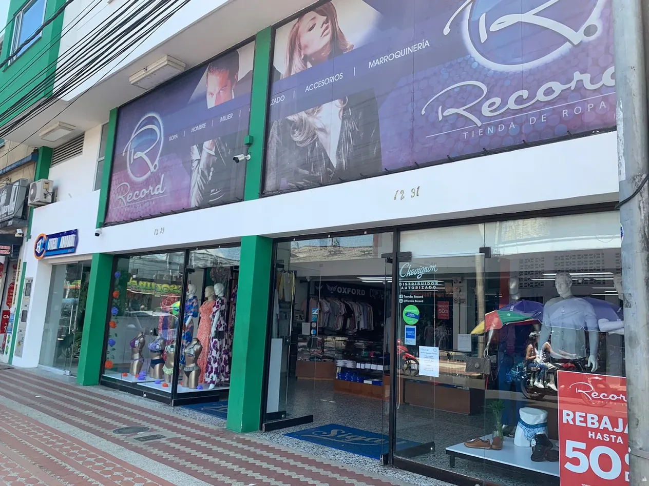Fachada de Tienda Record